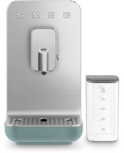 SMEG Kaffeevollautomat mit Milchfunktion emerald green BCC13EGMEU bei vibequelle