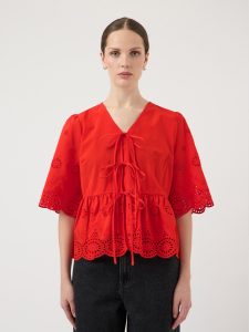 Spitzenbluse Y.A.S “YASCORNELIA 2/4 TIE TOP S. NOOS”, Damen, Gr. 42, rot (fiery rot), Web, Obermaterial: 100% Baumwolle, unifarben, regular fit kurz, V-Ausschnitt, Blusen Spitzenbluse, Baumwolle, regular fit